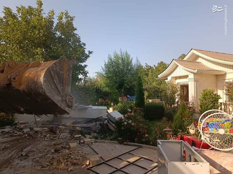 تخریب یک شهرک غیرقانونی با ۲۴ ویلای لوکس +عکس