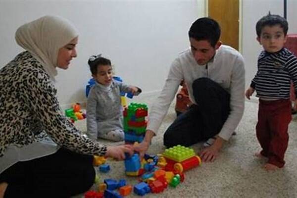 پوشش والدین در حضور بچه ها چگونه باشد؟