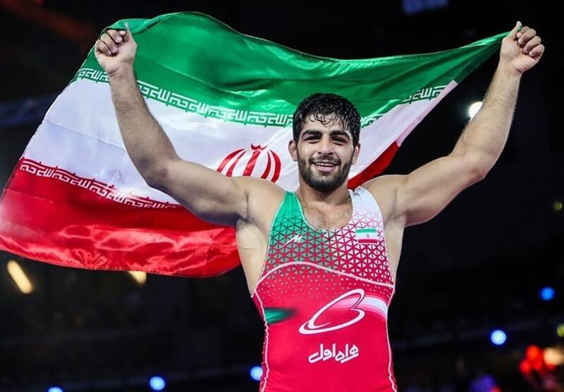 فکر میکنند در اردوی تیم ملی گِل لگد میکنیم/ میگویند خدا مرا بغل کرده است!