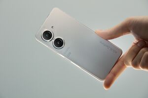 گوشی Zenfone 9 رونمایی شد + عکس