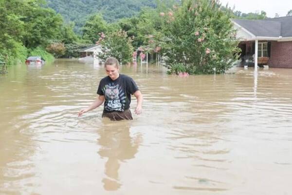 تلفات سیل کنتاکی آمریکا به ۲۵ نفر رسید+عکس