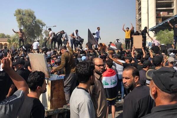 آشوبگران حامی صدر دوباره بغداد را متشنج کردند +عکس و فیلم