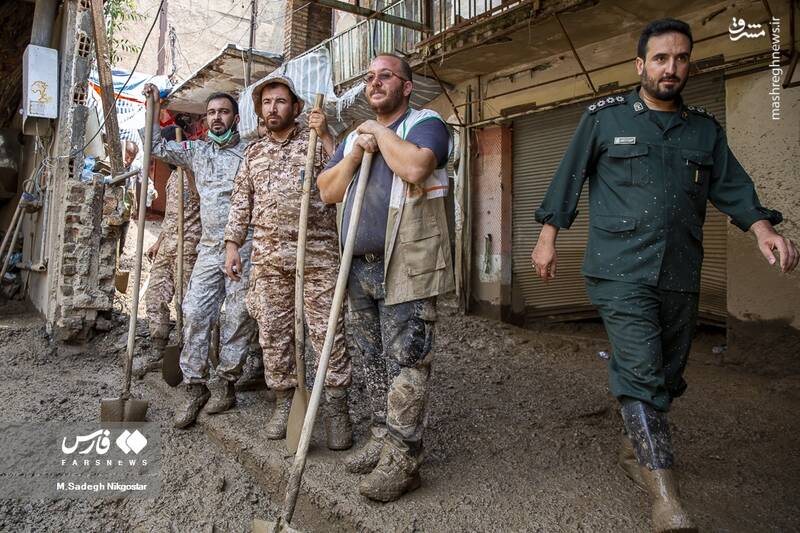 چرا جریان اشرافی و غربگرا با «لباس گِلی» مسئولین مشکل دارد!؟ /وحشت افراطیون اصلاح طلب از مقایسه عملکرد دولت و شهرداری تهران با کارنامه اصلاحات
