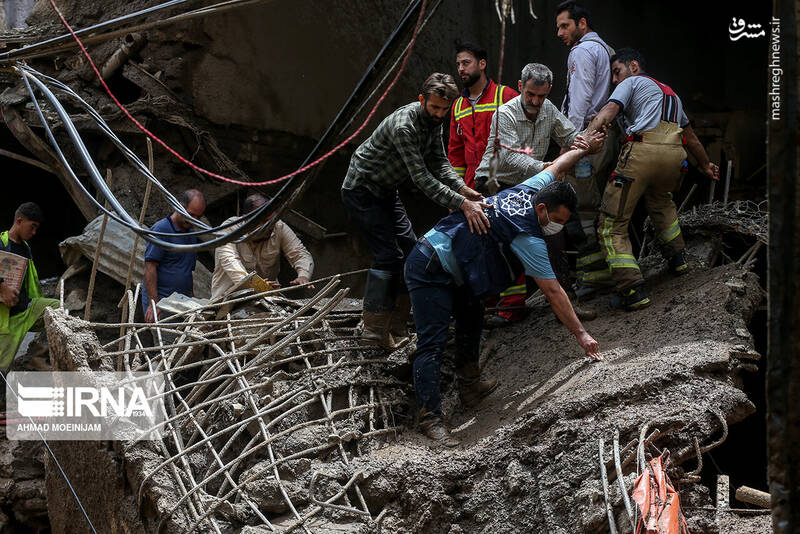 چرا جریان اشرافی و غربگرا با «لباس گِلی» مسئولین مشکل دارد!؟ /وحشت افراطیون اصلاح طلب از مقایسه عملکرد دولت و شهرداری تهران با کارنامه اصلاحات