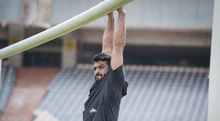 ستارههای کشتی در قلمرو فوتبالیستها