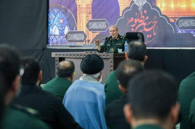 نیروهای مسلح خود را برای مقابله با جنگ ترکیبی دشمن آماده کنند