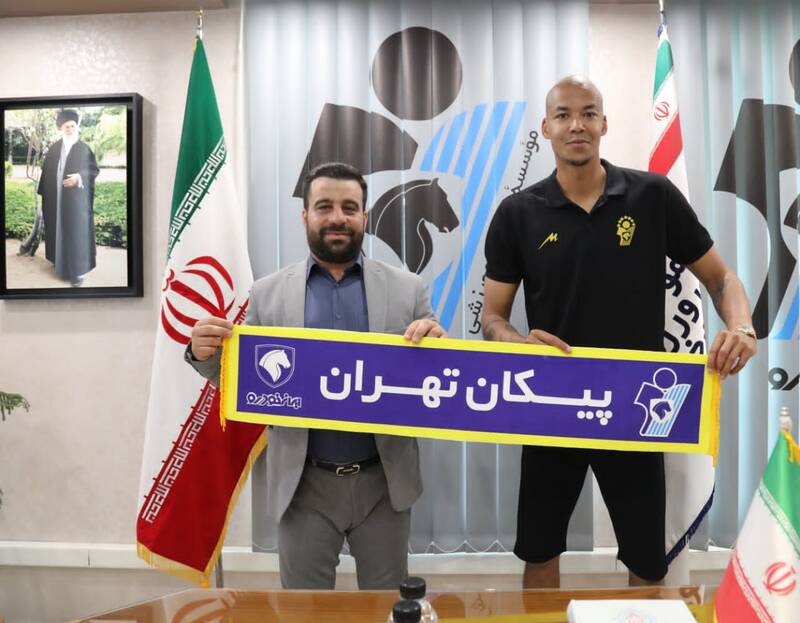 رقم قرارداد دو فوقستاره والیبال با پیکان لو رفت 4