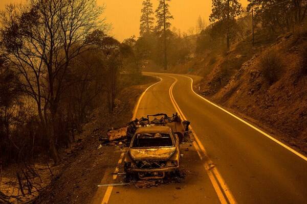 کالیفرنیا در آتش؛ مهار شعلهها غیرممکن شد +عکس