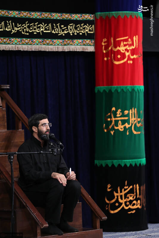 عکس/ اولین شب عزاداری در محضر رهبر عکس/ اولین شب عزاداری در محضر رهبر