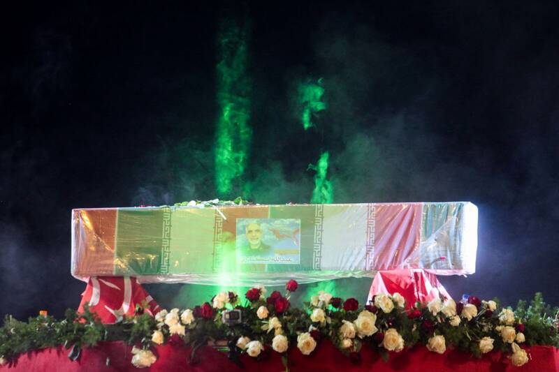 حضور محمدباقر قالیباف در مراسم وداع با پیکر شهدای مدافع حرم در میدان امام حسین(ع) تهران+عکس