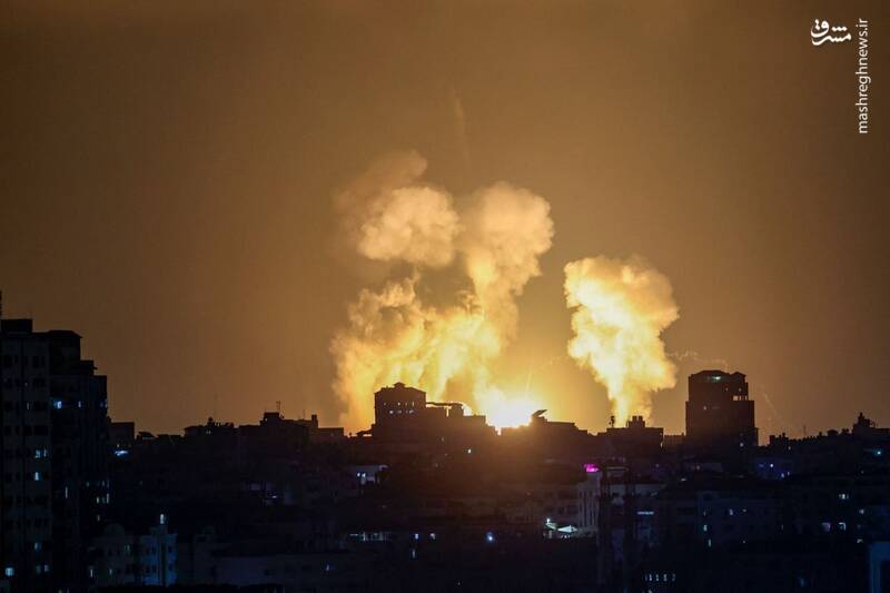 تصاویری از حملات امشب صهیونیست‌ها به نوار غزه
