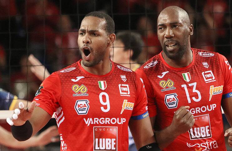 گفتوگو با فوقستارهای که عاشق پول است