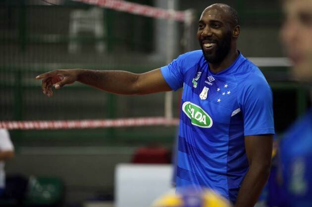 گفتوگو با فوقستارهای که عاشق پول است