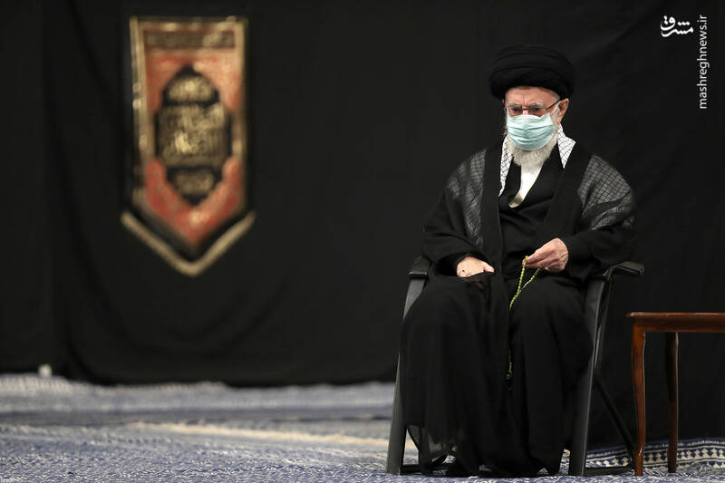 مراسم عزاداری شب تاسوعای حسینی(ع) با حضور رهبر انقلاب +عکس