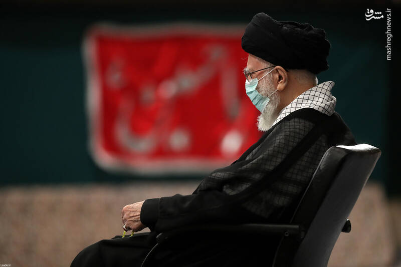 مراسم عزاداری شب تاسوعای حسینی(ع) با حضور رهبر انقلاب +عکس
