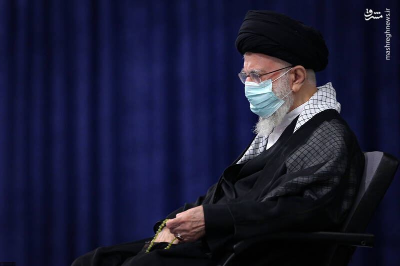 مراسم عزاداری شب تاسوعای حسینی(ع) با حضور رهبر انقلاب +عکس