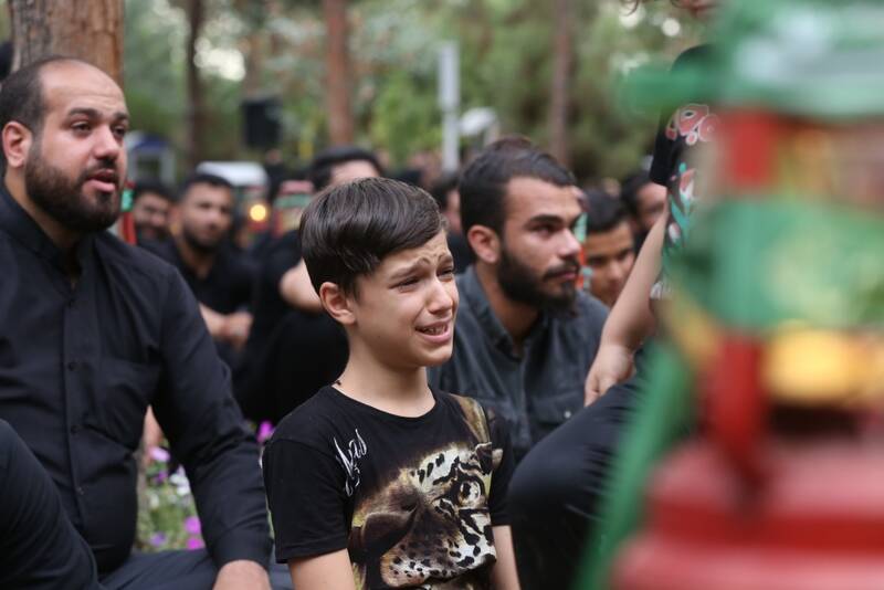 «یالثارات الحسین» دهه نودیها در کنار مزار شهدای گمنام +عکس