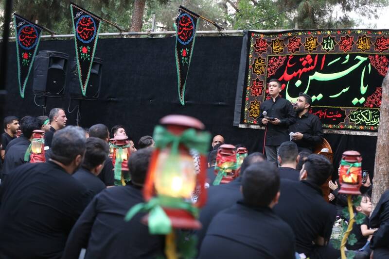 «یالثارات الحسین» دهه نودیها در کنار مزار شهدای گمنام +عکس