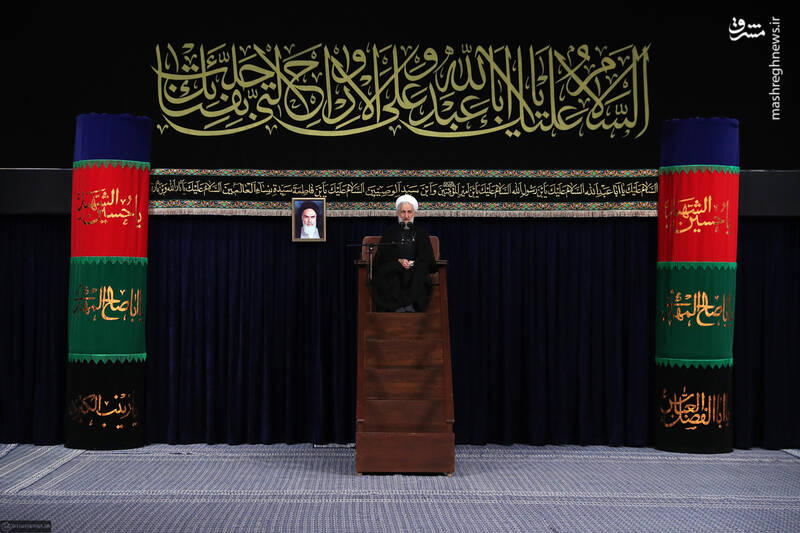 عزاداری شب عاشورای حسینی(ع) با حضور رهبر انقلاب اسلامی +تصاویر