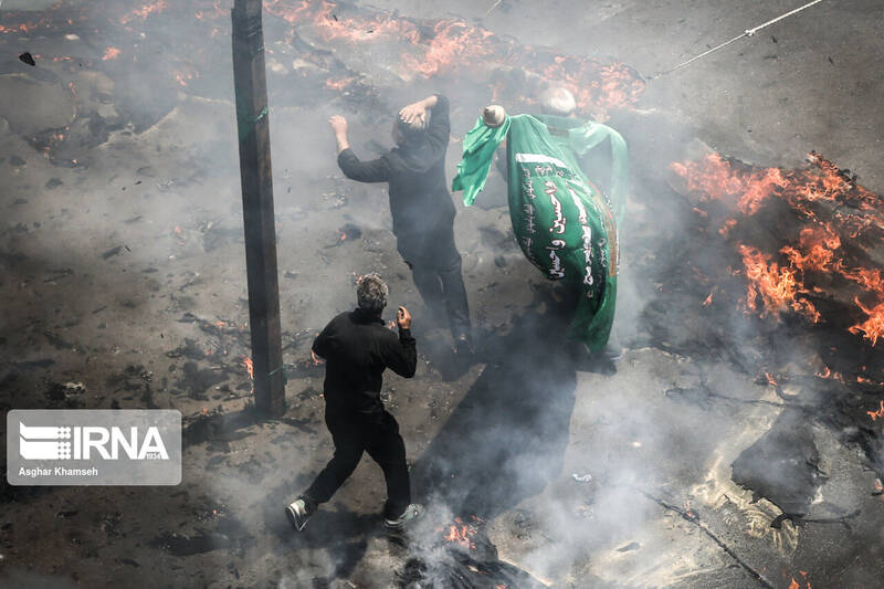 عکس/خیمه سوزان ظهر عاشورا در چهارراه گلوبندک