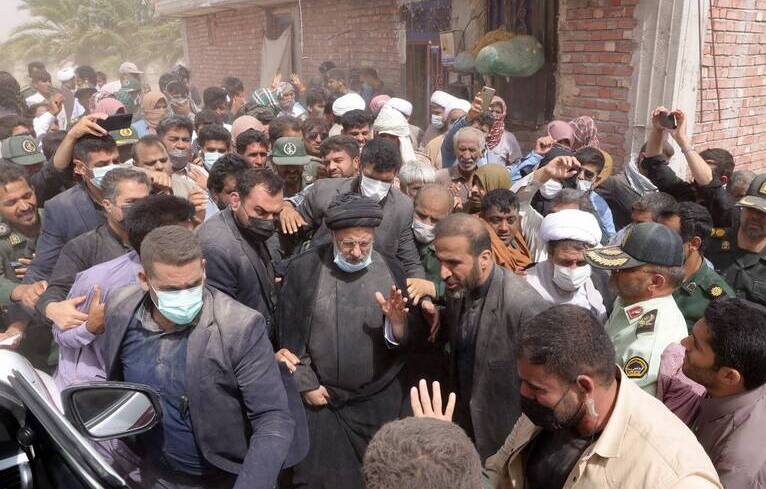 امید هرگز نمیمیرد، حتی در میان طوفان شن!/ روایتی کوتاه از دیدار روستاییان سیلزده کرمان با رئیس جمهور