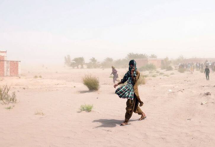 امید هرگز نمیمیرد، حتی در میان طوفان شن!/ روایتی کوتاه از دیدار روستاییان سیلزده کرمان با رئیس جمهور