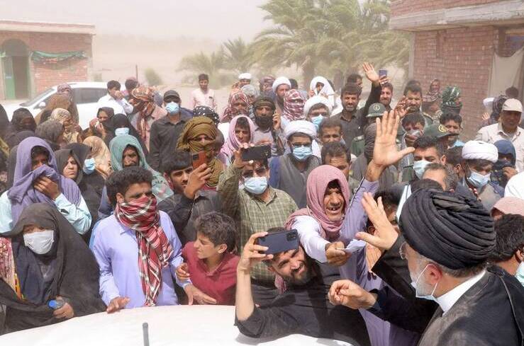 امید هرگز نمیمیرد، حتی در میان طوفان شن!/ روایتی کوتاه از دیدار روستاییان سیلزده کرمان با رئیس جمهور