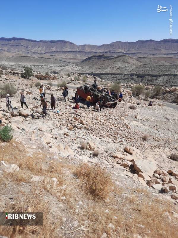 فیلم/ سقوط مینی بوس کارگران به دره
