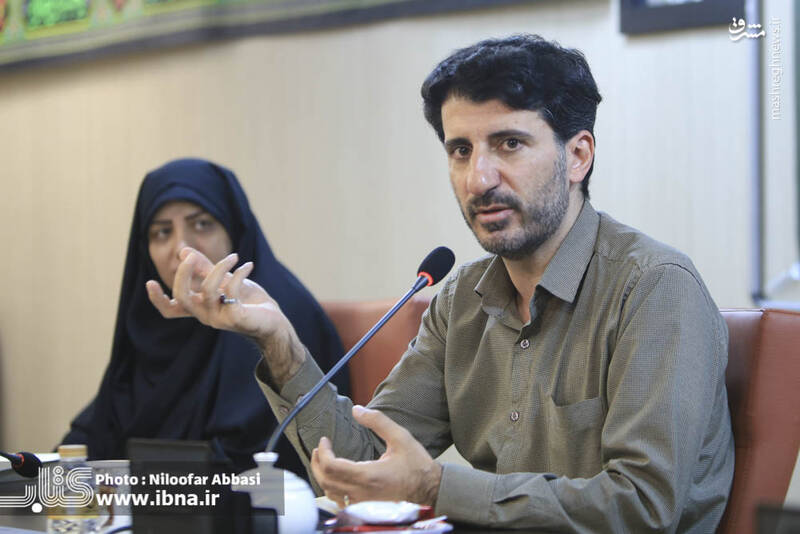 نقد تند و تیز «دیدبان تاریخ» در خانه کتاب