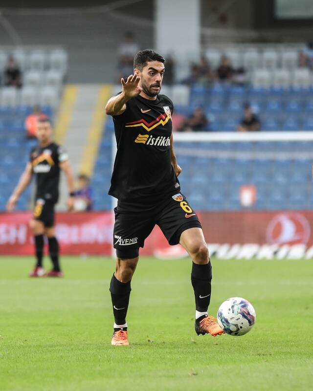 از لژیونرهای فوتبال چه خبر؟/ از مصدومیت طارمی تا شب تاریک آزمون +فیلم