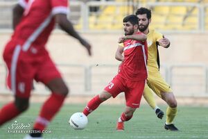 همزمان از استقلال و پرسپولیس پیشنهاد به من دادند همزمان از استقلال و پرسپولیس پیشنهاد به من دادند/ هفته اول از ناراحتی خوابم نبرد