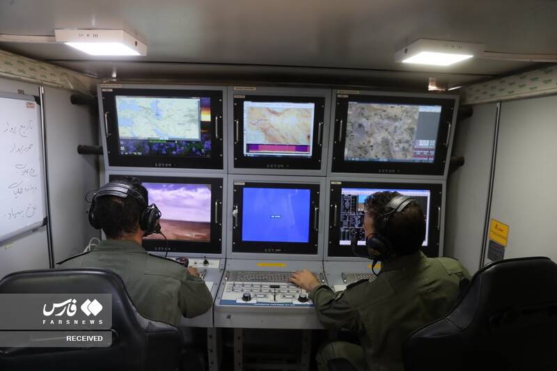 قدرتنمایی پرندههای ایرانی در آسمان / چرا ارتش رزمایش پهپادی برگزار کرد؟ 12