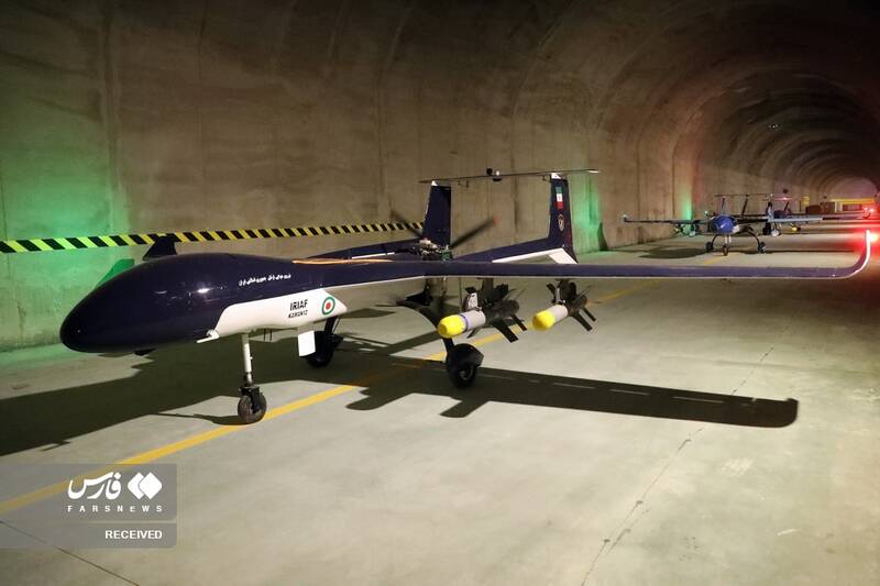 قدرتنمایی پرندههای ایرانی در آسمان / چرا ارتش رزمایش پهپادی برگزار کرد؟ 15