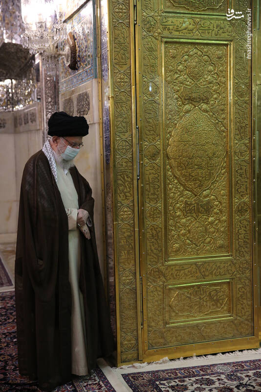 عکس/ غبارروبی مضجع مطهر رضوی با حضور رهبر معظم انقلاب