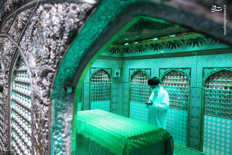 عکس/ غبارروبی مضجع مطهر رضوی با حضور رهبر معظم انقلاب