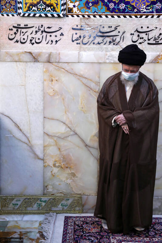 عکس/ غبارروبی مضجع مطهر رضوی با حضور رهبر معظم انقلاب