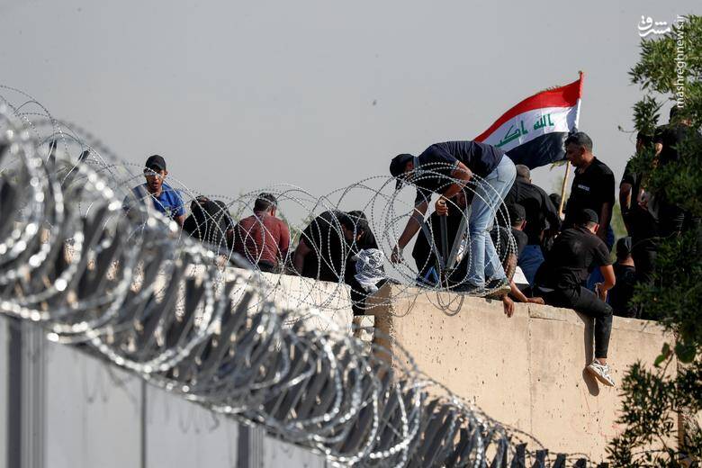 تصاویر جدید از هجوم صدریها به قصر جمهوری