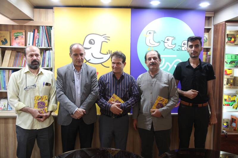 مایه کار نویسندگان و شاعران «کلمه» است