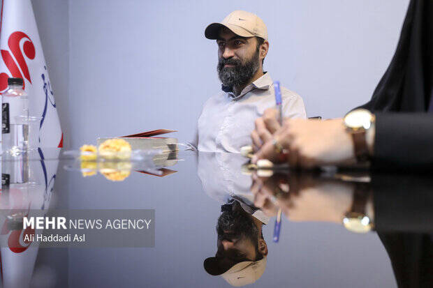 جدال تاریخ و ادبیات ونفی خلق در نویسندگی روایت جنگ رامخدوش میکند