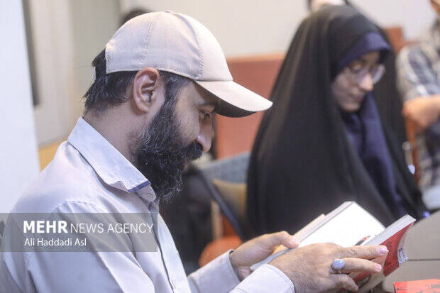 جدال تاریخ و ادبیات ونفی خلق در نویسندگی روایت جنگ رامخدوش میکند