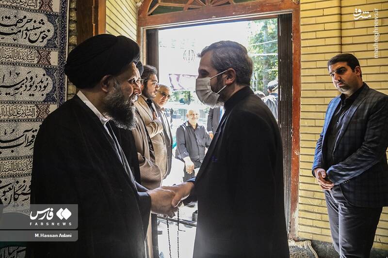 عکس/ حضور چهرهها در مراسم ترحیم آیتالله مصطفوی