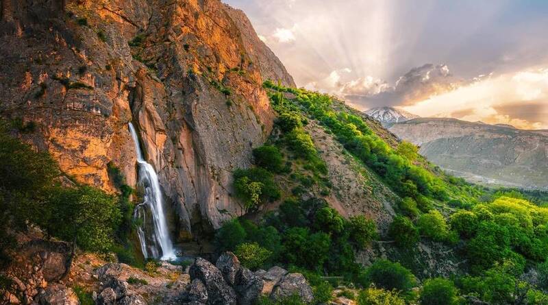 خانوادگی در حوالی بلندترین آبشار مازندران +عکس