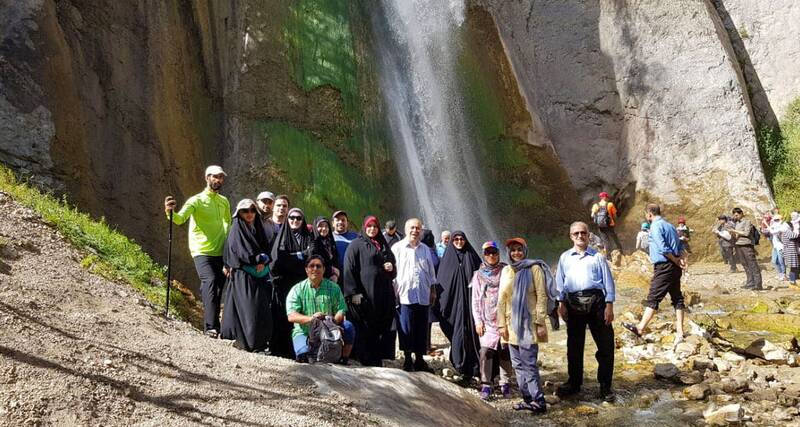 خانوادگی در حوالی بلندترین آبشار مازندران +عکس