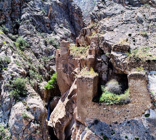 خانوادگی در حوالی بلندترین آبشار مازندران +عکس