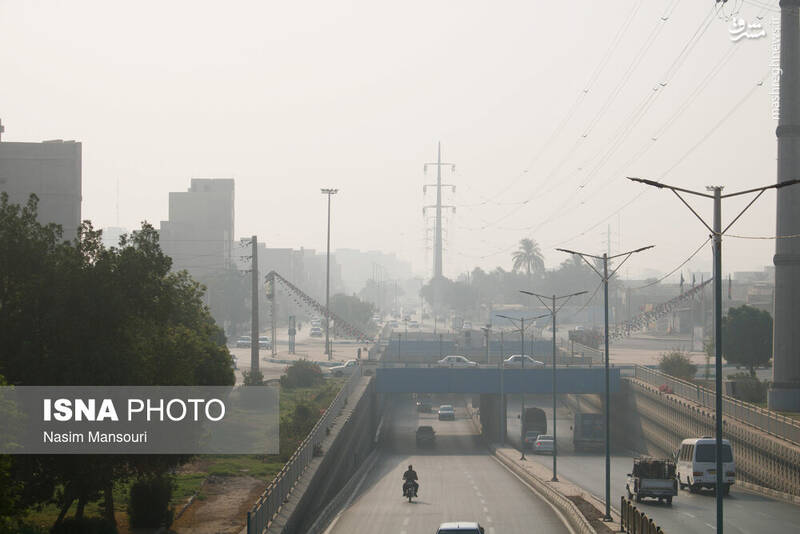 عکس/ دود هورالعظیم در آسمان اهواز