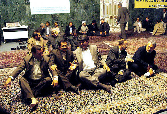 خطری که از بیخ گوش روحانی گذشت!/ چه کسانی میخواستند با «طرح استعفا» کشور را به بنبست بکشند؟ 8