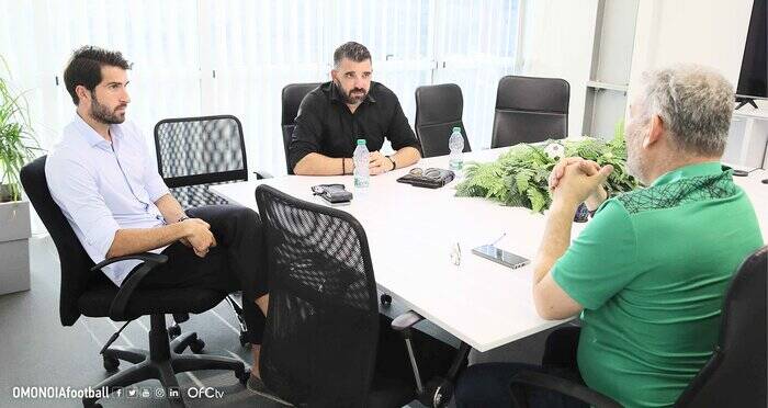 لباس ملکه بر تن کریم/ پیش به سوی دیدار با منچستر و قاتل رئال