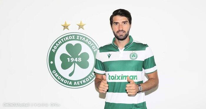 لباس ملکه بر تن کریم/ پیش به سوی دیدار با منچستر و قاتل رئال