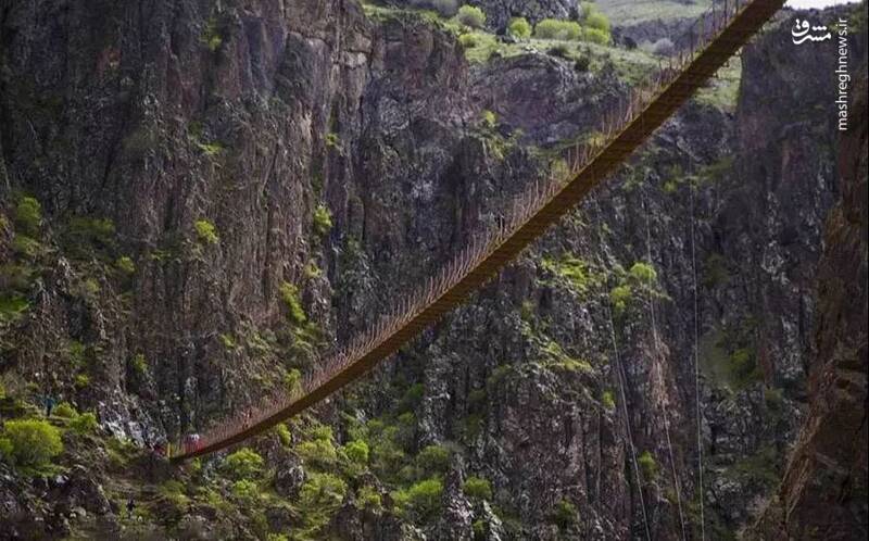 تصاویری دیدنی از پل معلق پیر تقی در اردبیل