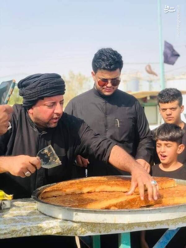 پذیرایی گرم مردم شهر سماوه عراق از زوار اربعین+ عکس